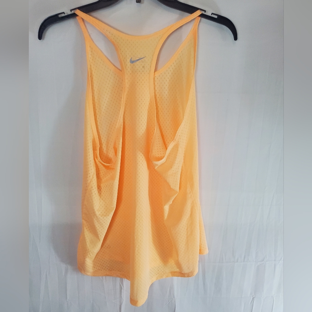 Nike Women’s Medium Dri-Fit Training Orange Sleeveless Tank Top New With Tags. - Picture 3 of 3